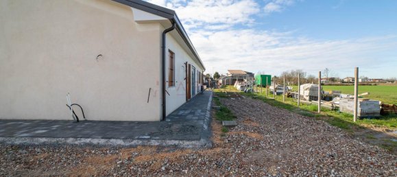 3 rooms Villa in Brugine, Italy No. 231284 20