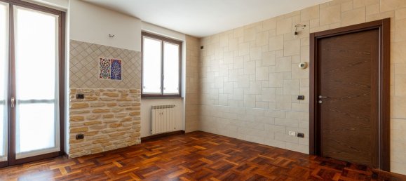 2 rooms Apartment in Solaro, Italy No. 330366 5