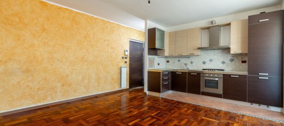 2 rooms Apartment in Solaro, Italy No. 330366 4