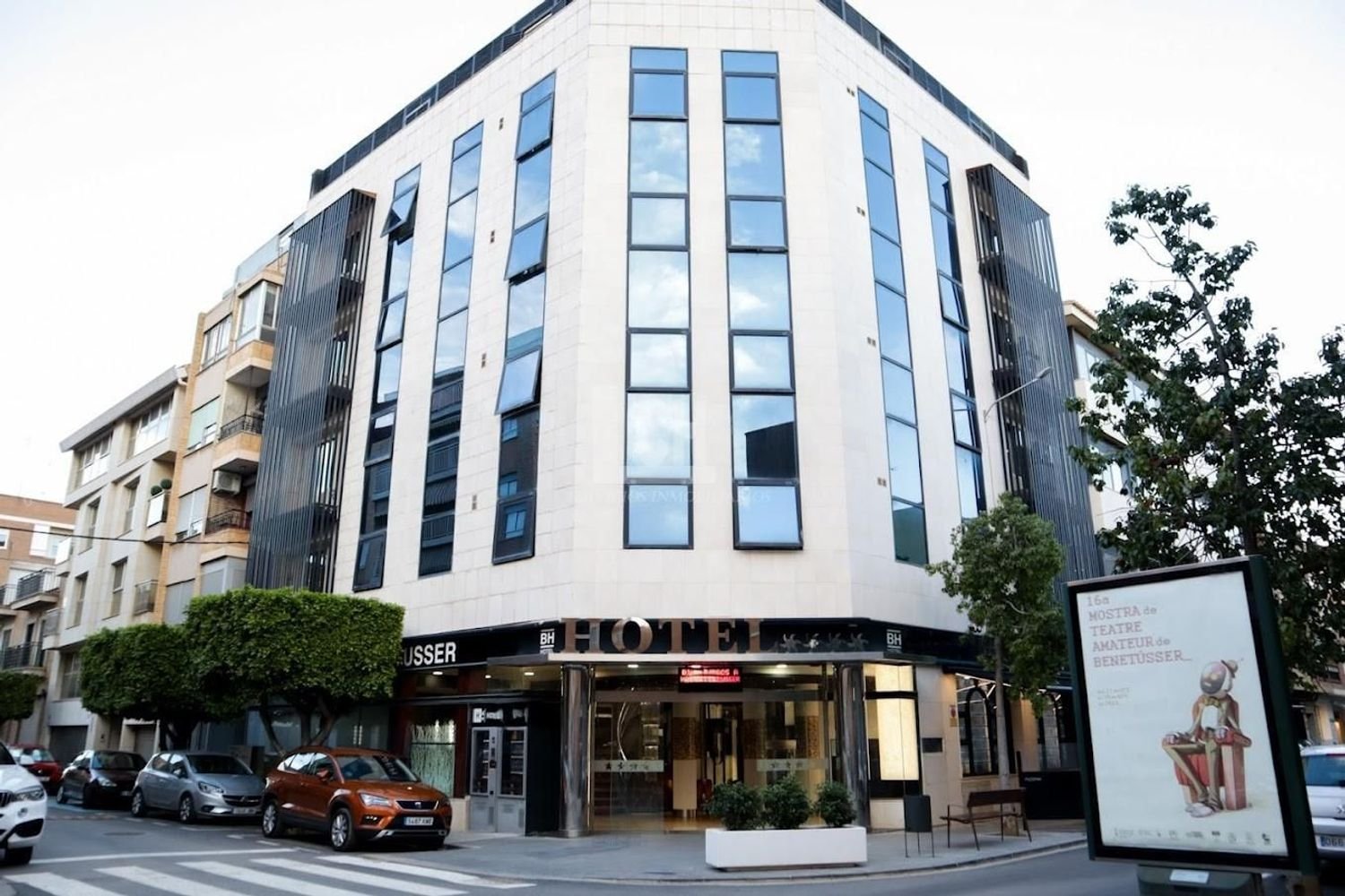 Здание 3500м² в Бенетуссер, Испания № 26206