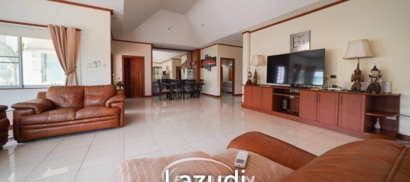 3 bedrooms Cafe / restaurant in Pattaya, Thailand No. 17527 2