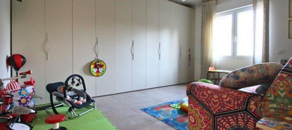 3 Schlafzimmer Villa in Limbiate, Italy, Nr. 13571 18