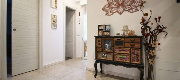 3 Schlafzimmer Villa in Limbiate, Italy, Nr. 13571 15