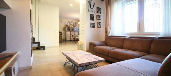 3 Schlafzimmer Villa in Limbiate, Italy, Nr. 13571 5