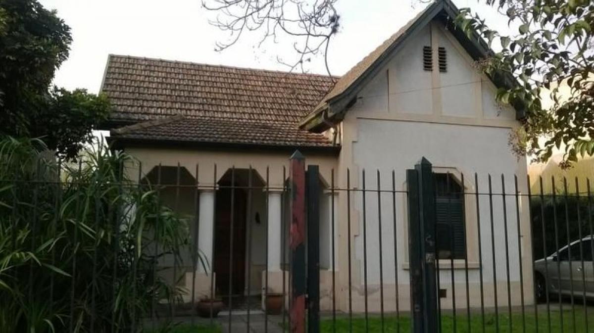 3 bedrooms House in Hurlingham, Argentina No. 54176