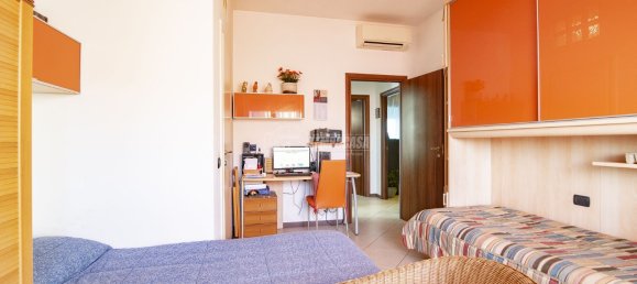 Квартира с 3 комнатами в Монца, Италия № 183084 20