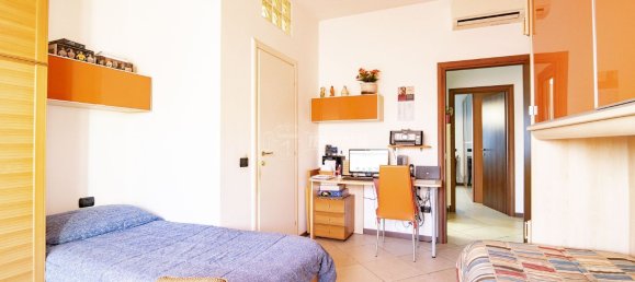 Квартира с 3 комнатами в Монца, Италия № 183084 19