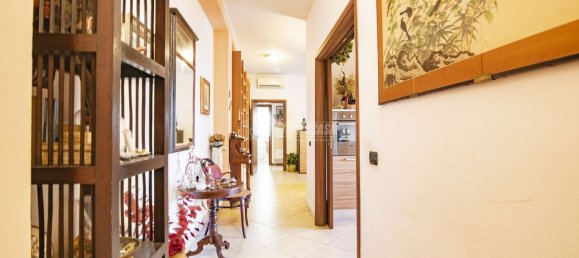 Квартира с 3 комнатами в Монца, Италия № 183084 7