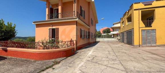 Villa de 9 dormitorios en Luras, Italy No. 355903 4