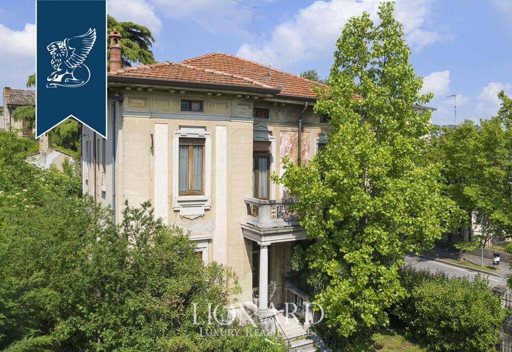 4 bedrooms Villa in Castiglione delle Stiviere, Italy No. 354914