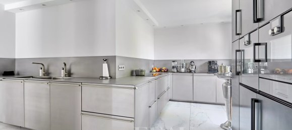 3 bedrooms Apartment in Neuilly-sur-Seine, France No. 185581 9