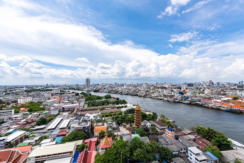 3 bedrooms Condo in Bangkok, Thailand No. 7115