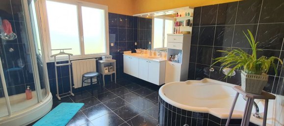 3 bedrooms House in Duras, France No. 335957 8