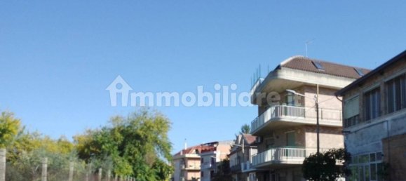 Apartamento de 3 dormitorios en San Paolo di Civitate, Italy No. 330456 2