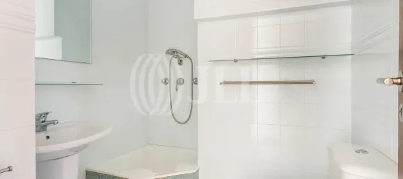 3 bedrooms Apartment in Porto, Portugal No. 125785 9