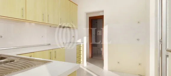 3 bedrooms Apartment in Porto, Portugal No. 125785 3