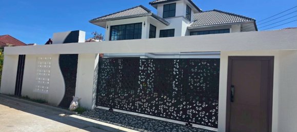 4 bedrooms Villa for sale in Pattaya, Chonburi, Eastern Thailand, Thailand № 179027 14