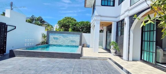 4 bedrooms Villa for sale in Pattaya, Chonburi, Eastern Thailand, Thailand № 179027 15