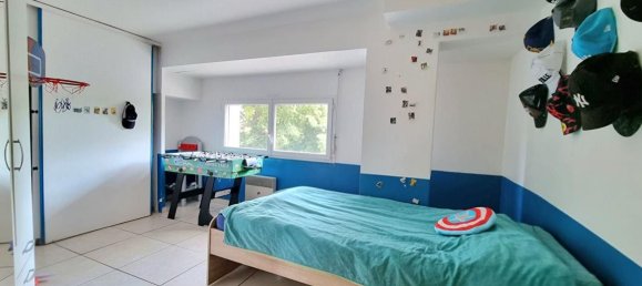 3 Schlafzimmer Wohnung in La Seyne-sur-Mer, France, Nr. 295070 4