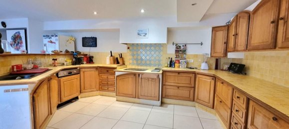 3 Schlafzimmer Wohnung in La Seyne-sur-Mer, France, Nr. 295070 3