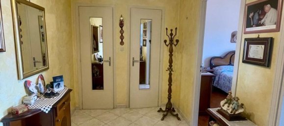 3 bedrooms Apartment in Turin, Italy No. 334756 4