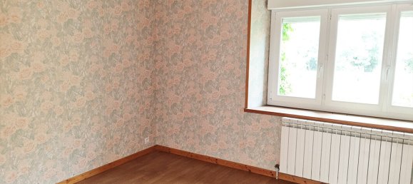 2 bedrooms House in Puy-de-Dome, France No. 305657 9