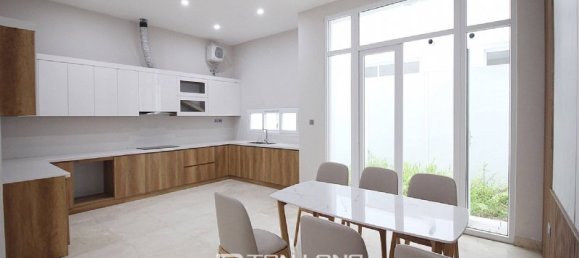 4 bedrooms Villa in Tay Ho, Vietnam No. 769 5