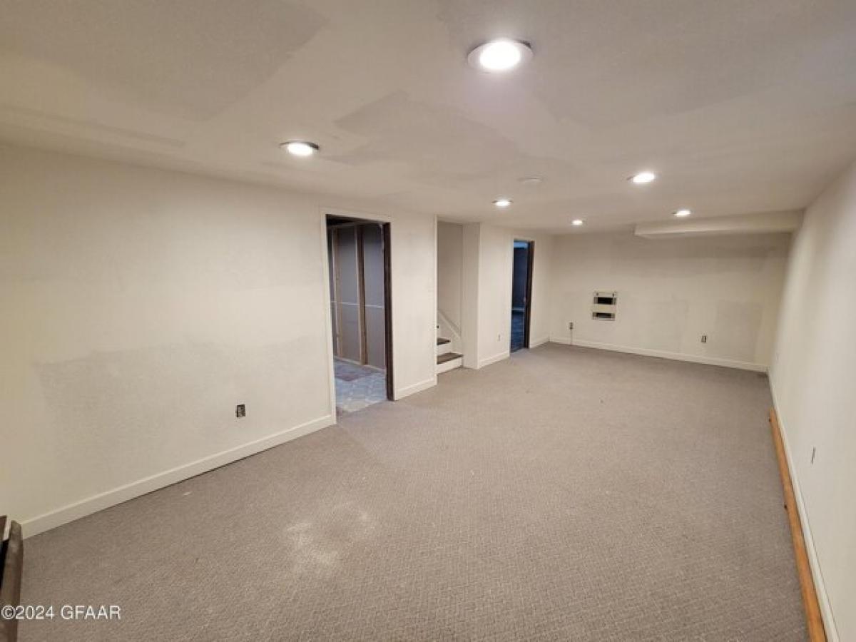 4 bedrooms House in Grand Forks, USA No. 408211