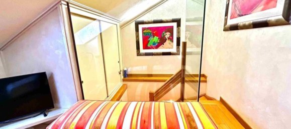 3-salle Appartement à Loano, Italy No. 14330 28