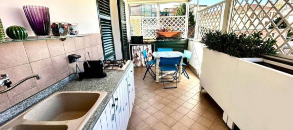 3-salle Appartement à Loano, Italy No. 14330 7