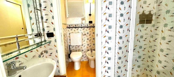 3-salle Appartement à Loano, Italy No. 14330 29