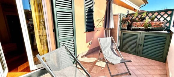 3-salle Appartement à Loano, Italy No. 14330 15