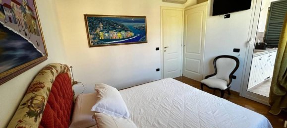 3-salle Appartement à Loano, Italy No. 14330 12