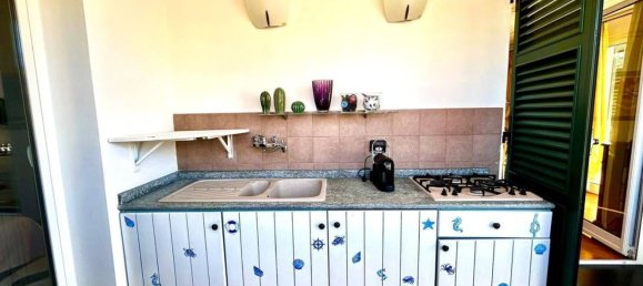 3-salle Appartement à Loano, Italy No. 14330 8