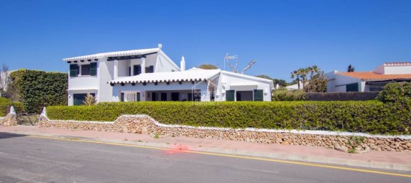 5 bedrooms Villa in Sant Lluis, Spain No. 5014 5