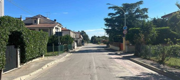 5-salle Entrepôt à San Vito Chietino, Italy No. 68256 19