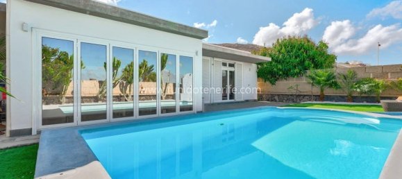 4 bedrooms Villa in Torviscas, Spain No. 10635 13