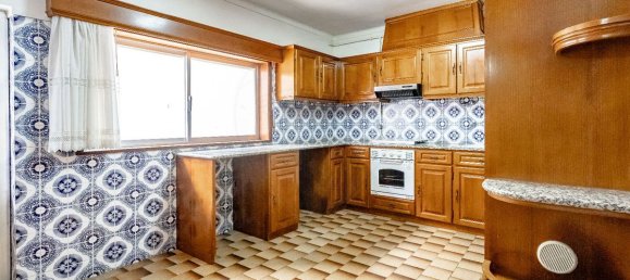 5 bedrooms House in Tavarede, Portugal No. 180713 35