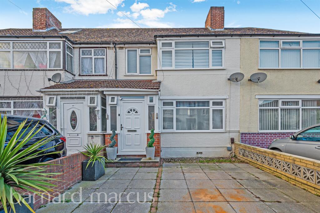 3 bedrooms House in Feltham, United Kingdom No. 9790