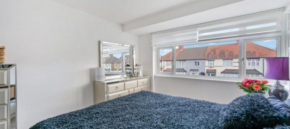 3 bedrooms House in Feltham, United Kingdom No. 9790 10