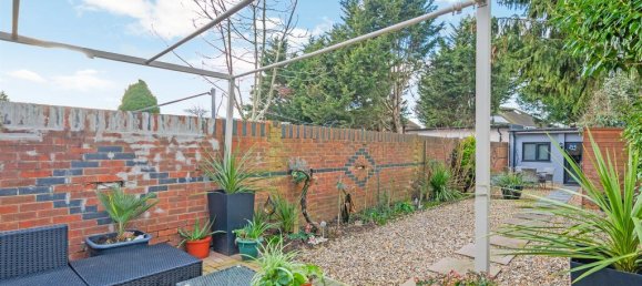 3 bedrooms House in Feltham, United Kingdom No. 9790 11