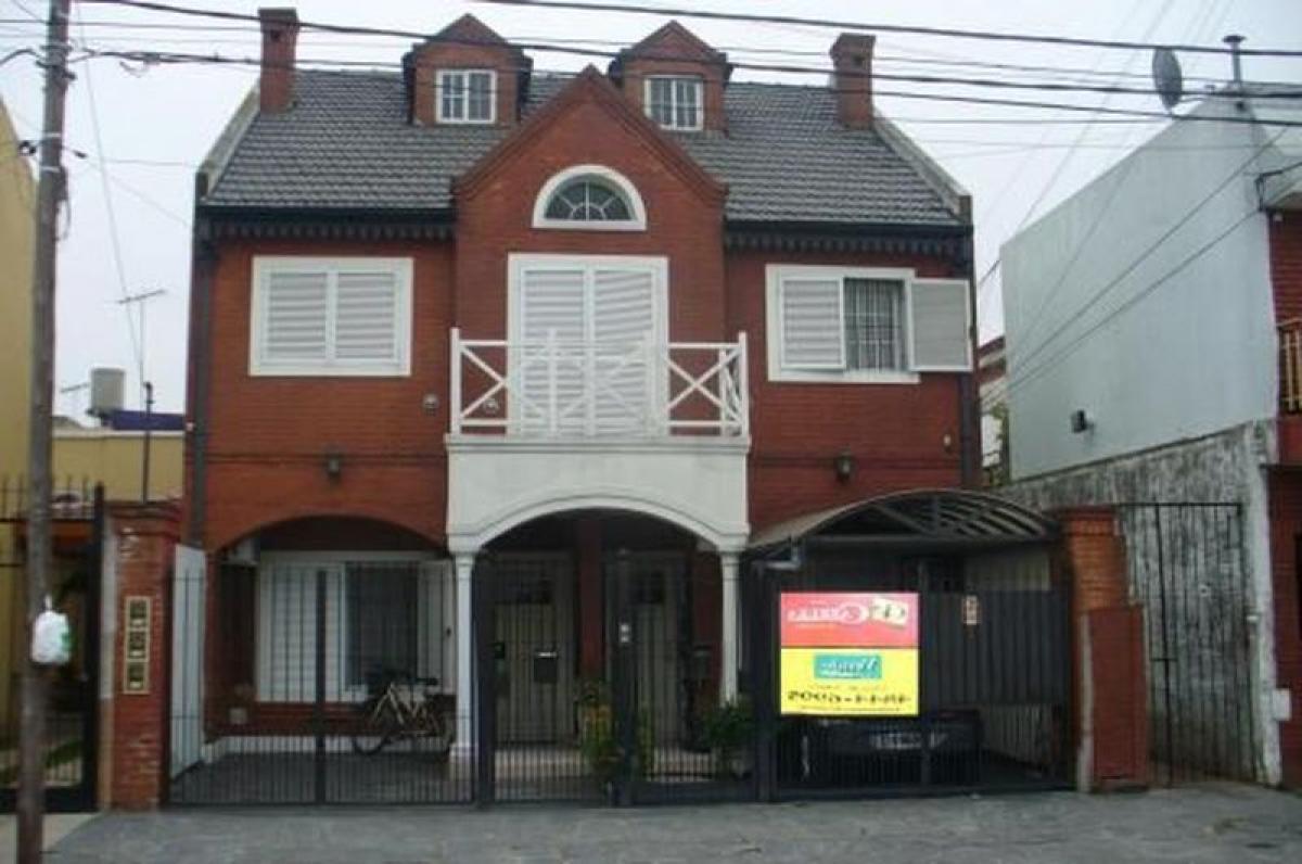 4 bedrooms House in Tres de Febrero, Argentina No. 96159