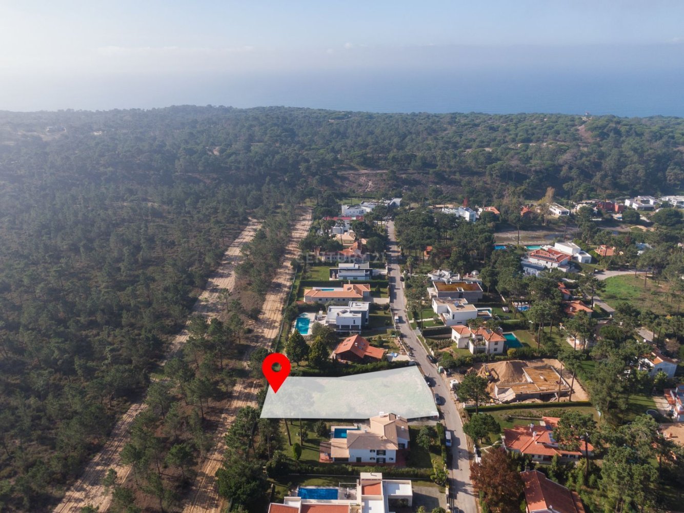 1307m² Land in Almada, Portugal No. 133805