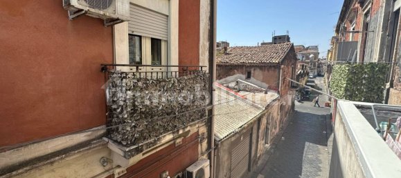 2 bedrooms Apartment in Catania, Italy No. 335296 5