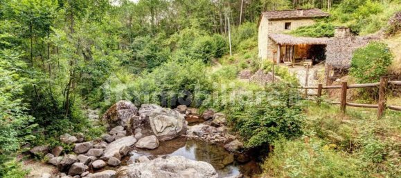 2 bedrooms House in Ortignano Raggiolo, Italy No. 114755 9