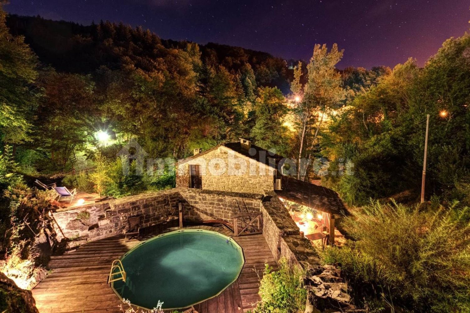 2 bedrooms House in Ortignano Raggiolo, Italy No. 114755