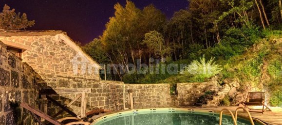 2 bedrooms House in Ortignano Raggiolo, Italy No. 114755 2