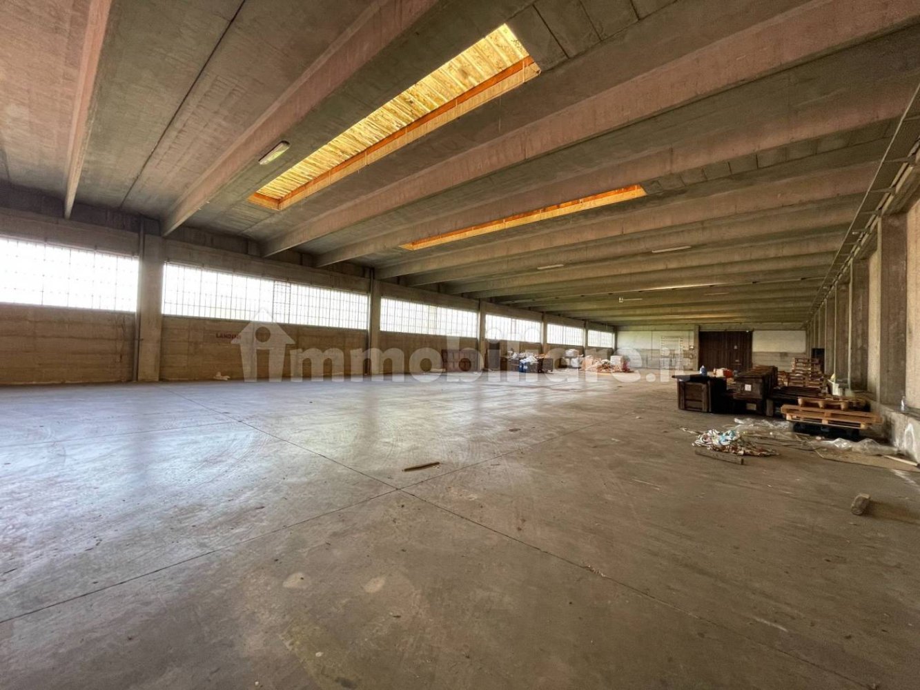 5 rooms Warehouse in Fagnano Olona, Italy No. 81241