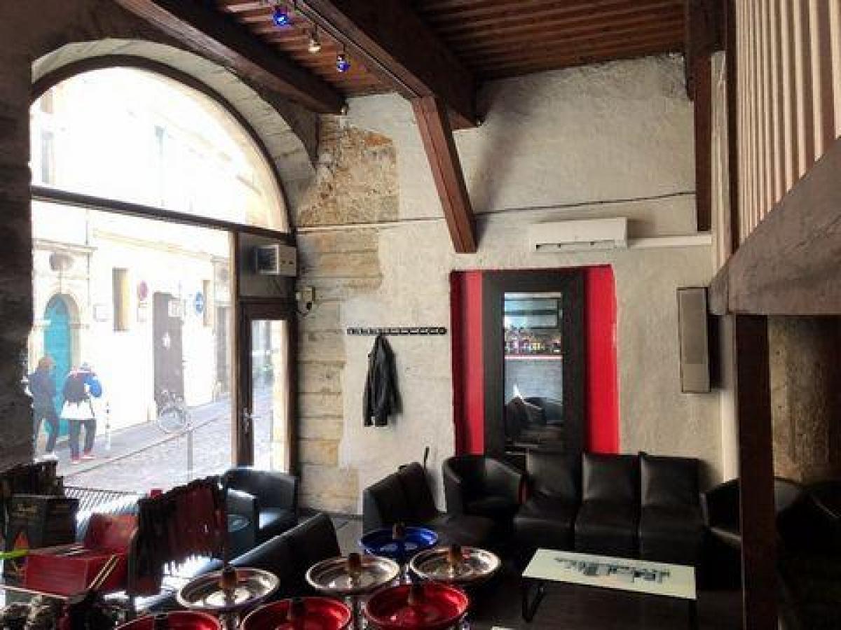 63m² Office in Lyon, France No. 19921