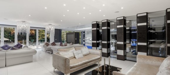 8 bedrooms House in London, United Kingdom No. 13033 3